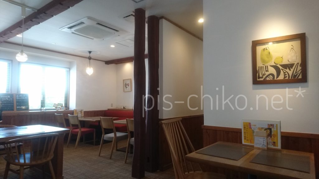 お洒落なカフェ店内の様子