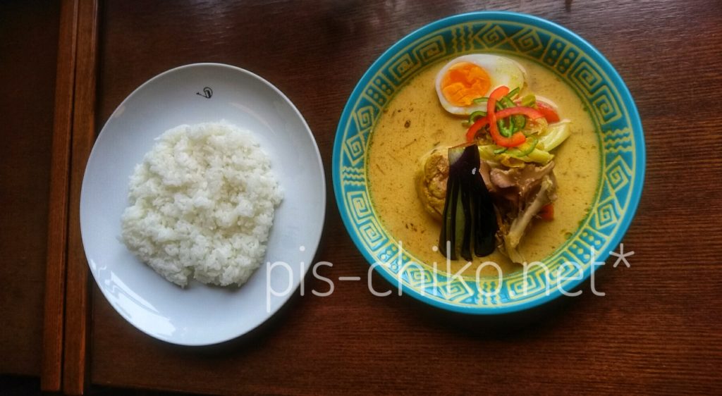白カレー「鶏野菜」